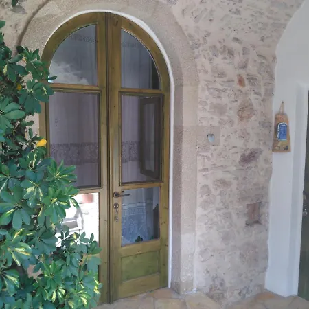 Irina Apartment Keramotón